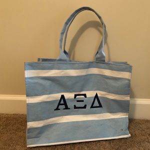 Alpha Xi Delta carry tote